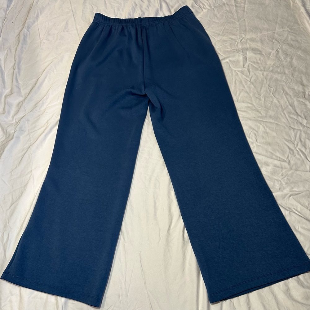 Liverpool Wide Leg Persian blue pull on drawstring trouser. Women’s size medium
